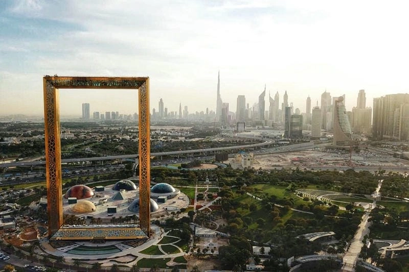 Khung Dubai là điểm đến nổi tiếng thu hút nhiều khách