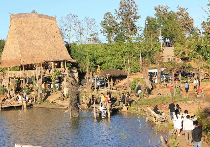 Khoảnh khắc bình minh trong Ảnh Kon Tum đẹp