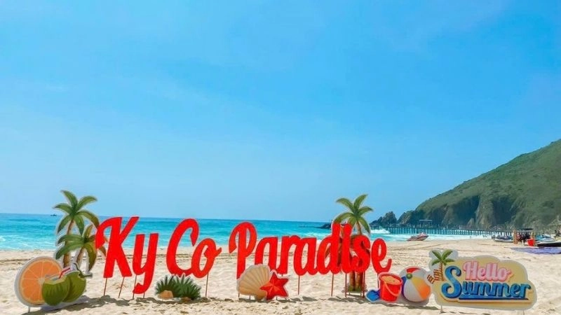 Biển Quy Nhơn mênh mông đón gió đại dương