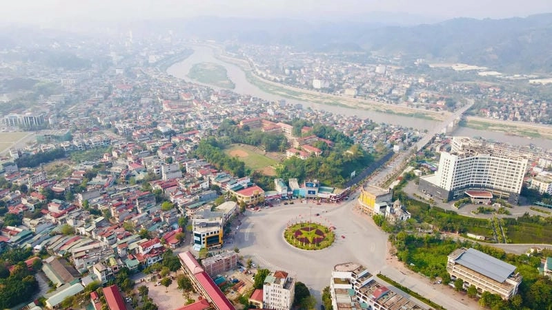 Lào Cai nổi bật với cảnh quan núi non hùng vĩ 