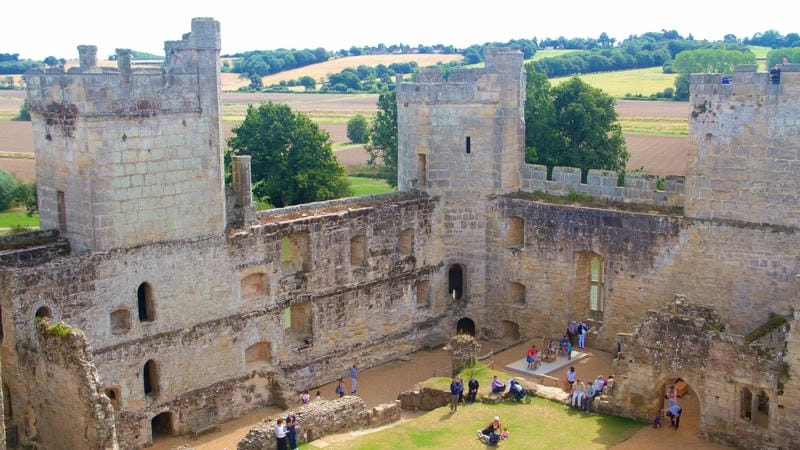 Ngắm nhìn Bodiam Castle với hào nước xung quanh