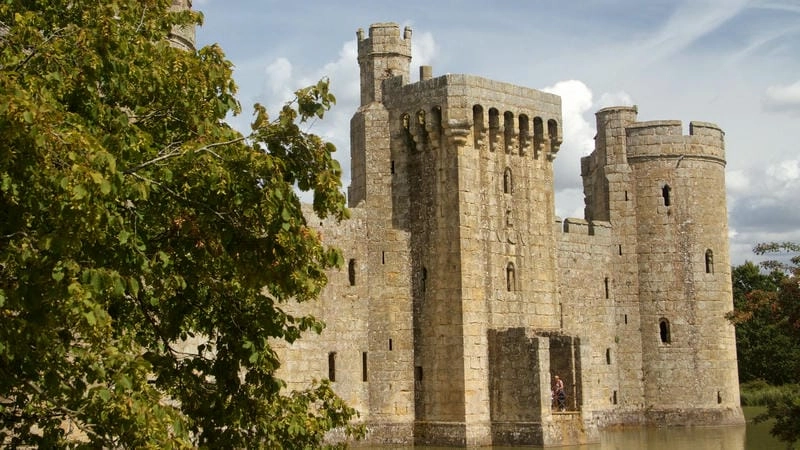 Khám phá Lâu đài Bodiam giữa khung cảnh thơ mộng