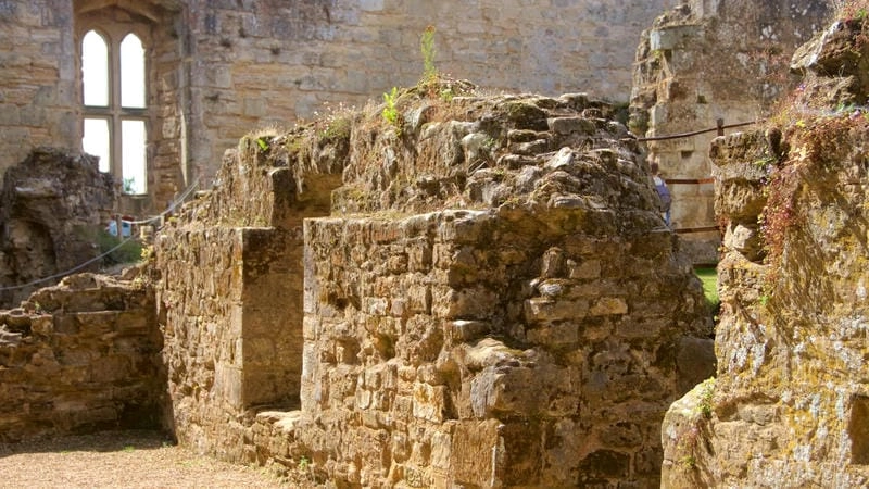 Thưởng thức Lâu đài Bodiam ban đêm lung linh