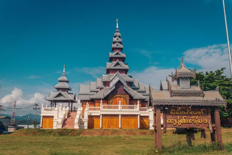 Mae Sariang đẹp như tranh vẽ mùa thu