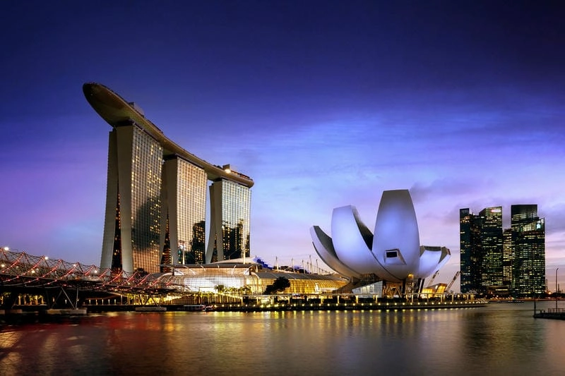 Hiệu ứng ánh sáng Marina Bay Sands tạo nên khung cảnh huyền ảo