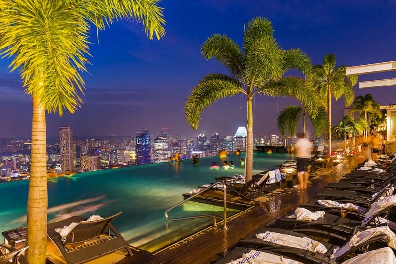 Toàn cảnh Skypark Marina Bay Sands view nhìn xuống thành phố rực rỡ