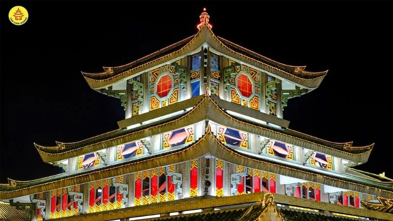 Cảnh quan Miếu Bà Chúa Xứ xanh tươi thanh bình