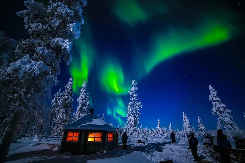 Mùa đông về đêm ở Canada thơ mộng