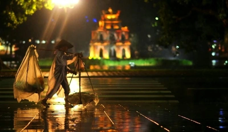 Mùa đông về đêm tại Hà Nội gợi cảm giác cô đơn rất thơ