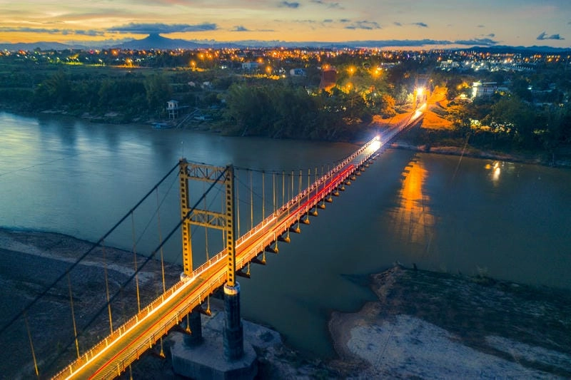 Kon Tum về đêm mùa đông lạnh giá lung linh