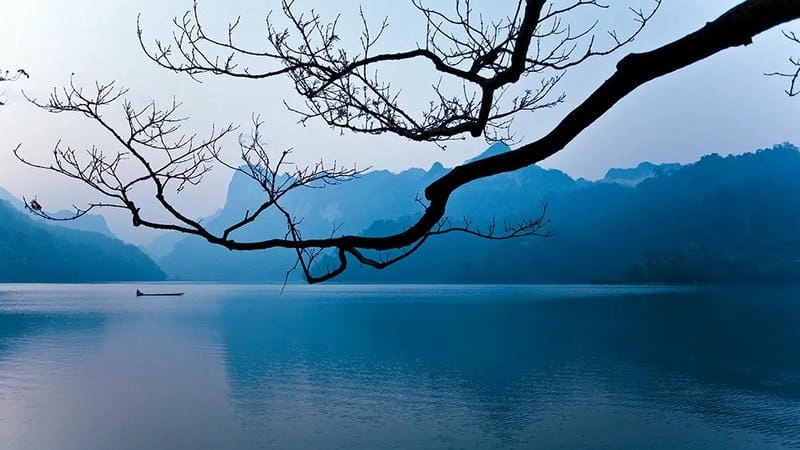 Hồ Ba Bể sương mù mùa đông huyền bí quyến rũ du khách