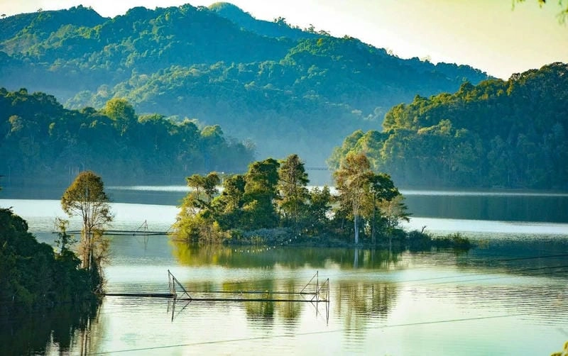 Điện Biên lạnh giá mùa đông làm say lòng khách du lịch