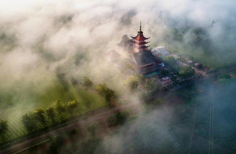 Núi non mùa đông Pleiku khoác áo sương mù mờ ảo