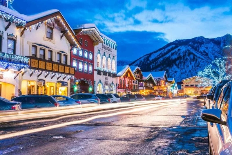 Tuyết trắng Tahoe tạo nên khung cảnh cổ tích