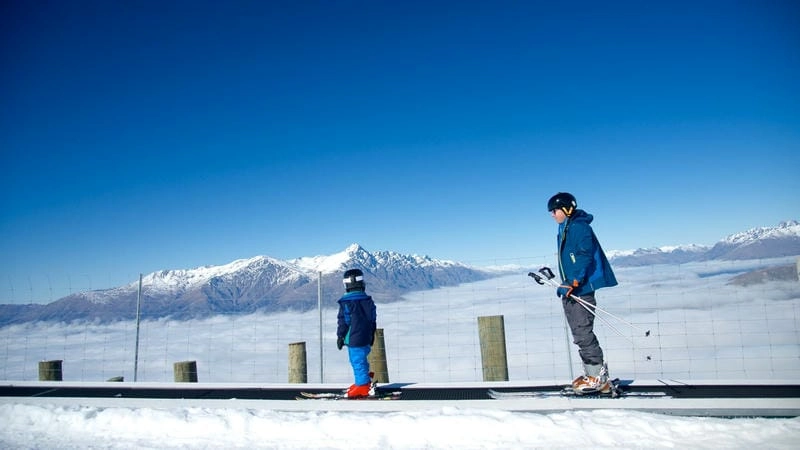 Sương mù mùa đông bao phủ Queenstown