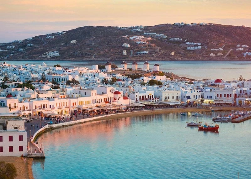 Hy Lạp thơ mộng với bãi biển Mykonos