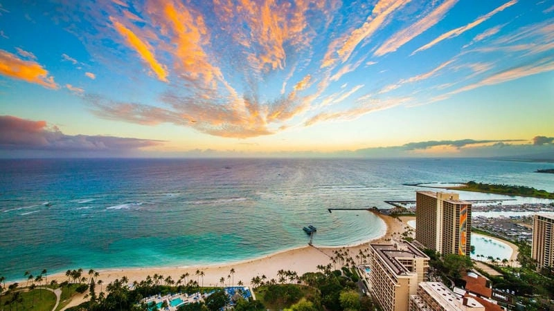 Hoàng hôn Hawaii lãng mạn bên Waikiki