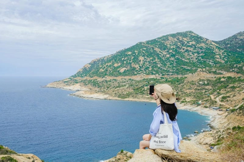 Góc nhìn mùa hè thơ mộng bên vịnh biển