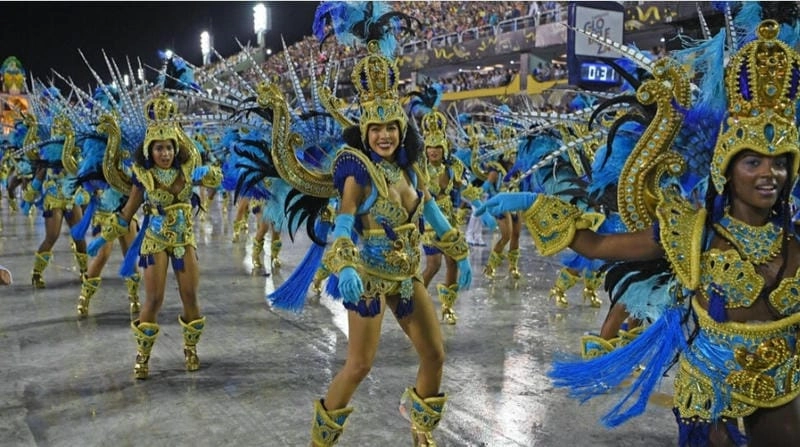 Trang phục Carnival lộng lẫy và độc đáo