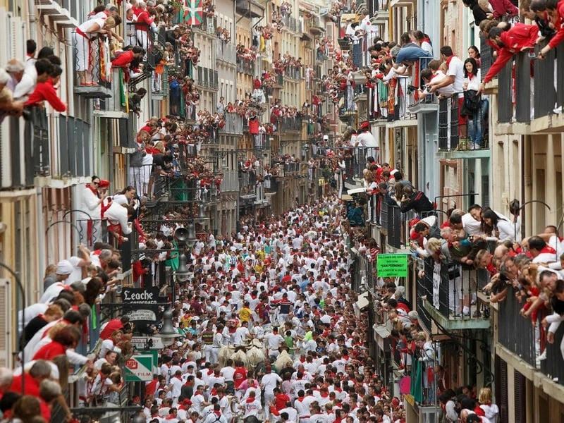 Ảnh Running of the Bulls kịch tính