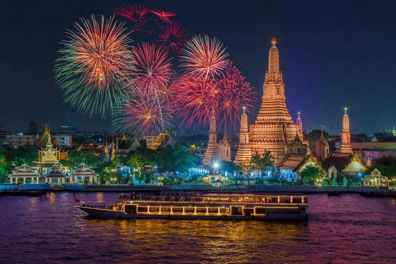 Mùa hè về đêm ở Thái Lan vẫn rộn ràng