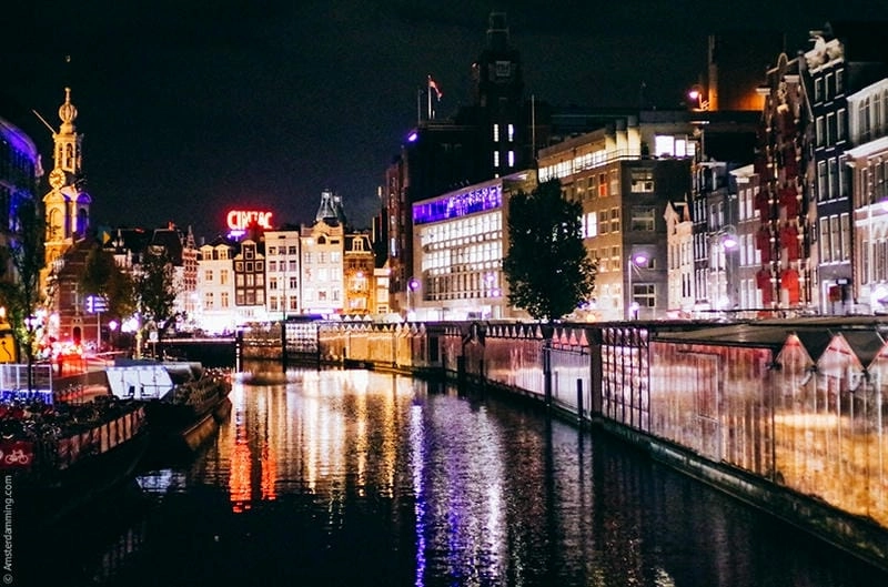 Mùa xuân về đêm ở Hà Lan thật lung linh.