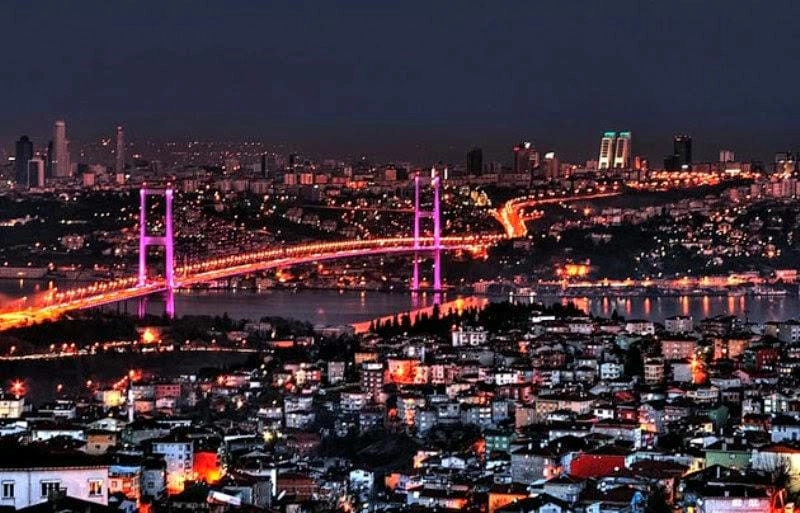 Mùa xuân về đêm ở Thổ Nhĩ Kỳ lung linh huyền ảo