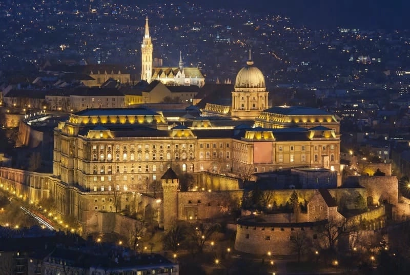 Mùa thu về đêm Budapest huyền ảo