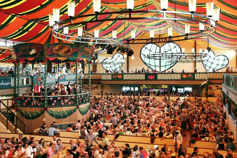 Đức thơ mộng nhưng cũng rất sôi động cùng Oktoberfest.
