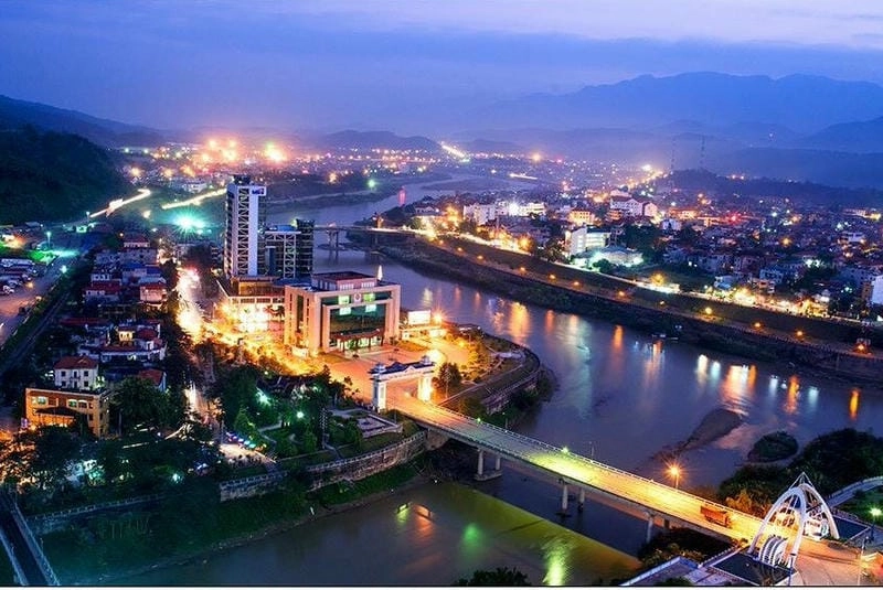 Mùa thu về đêm Lào Cai đẹp lãng mạn khó quên