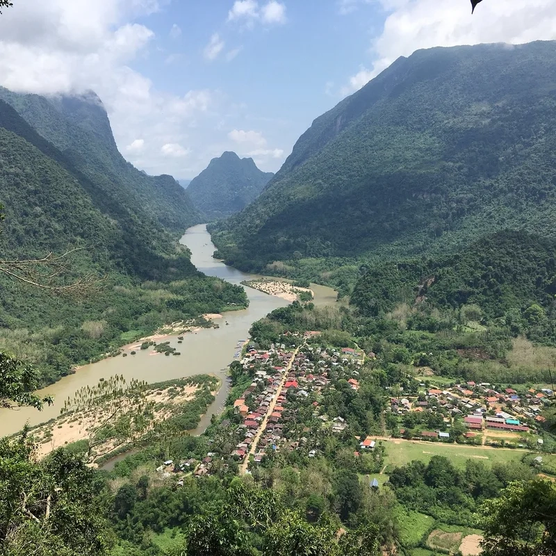 Cuộc sống chậm rãi giữa lòng Muang Ngoi Neua