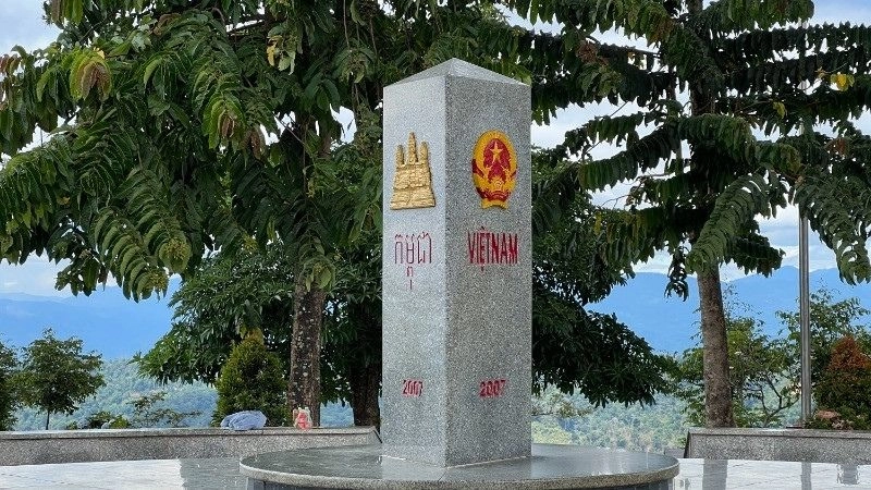 Biên giới Việt Nam Lào Campuchia giao hòa sắc
