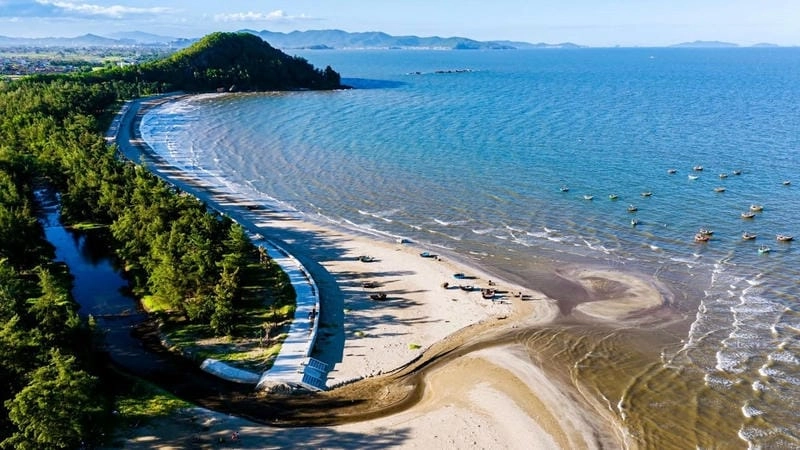 Bình minh trên bãi biển Nghệ An, không khí tươi mới mỗi ngày