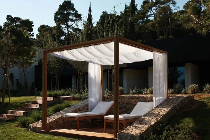 Thưởng ngoạn Nhà chòi Trà Vinh mái lá truyền thống