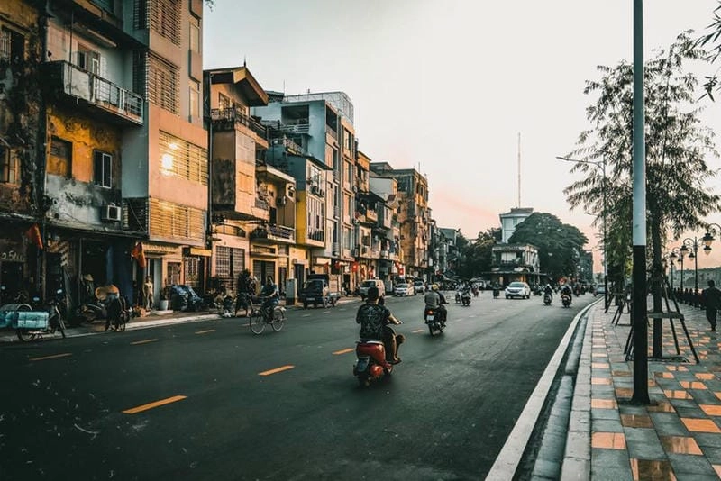 Thả bước trên sân gạch Hải Phòng trong Nhà cổ Hải Phòng