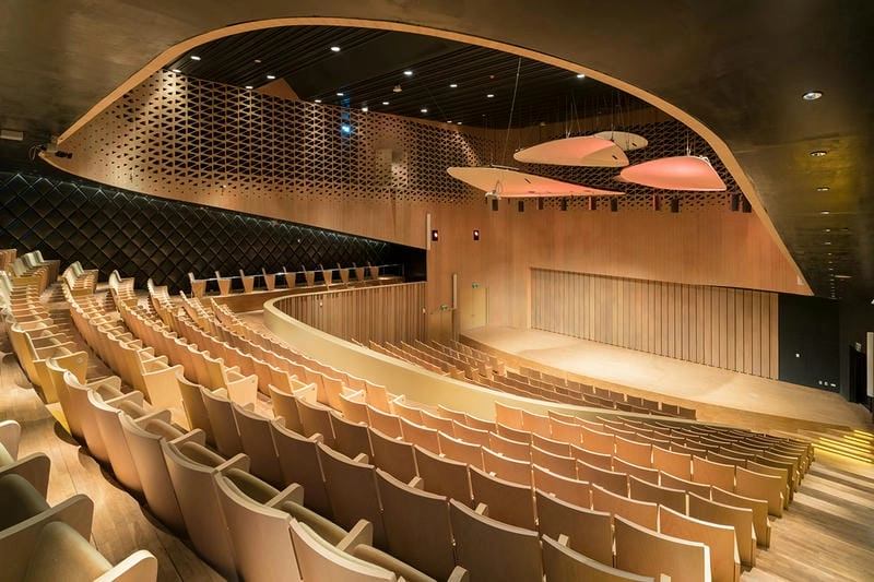 Trải nghiệm Nhà hát quốc gia Trung Quốc nội thất sang trọng