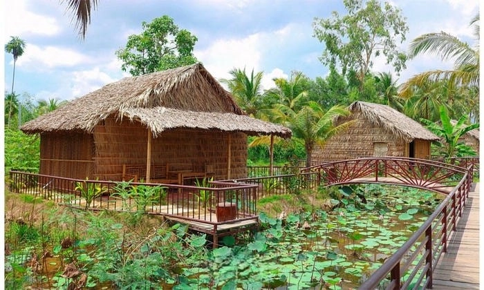 Khoảnh khắc hoàng hôn nhà lá Kiên Giang đẹp tựa bức tranh thủy mặc