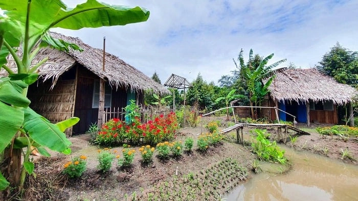 Khám phá vẻ đẹp Kiên Giang thơ mộng qua hình ảnh nhà lá bình yên