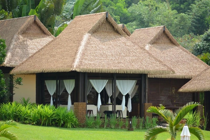 Thưởng thức hoàng hôn nhà mái lá lãng mạn tuyệt vời