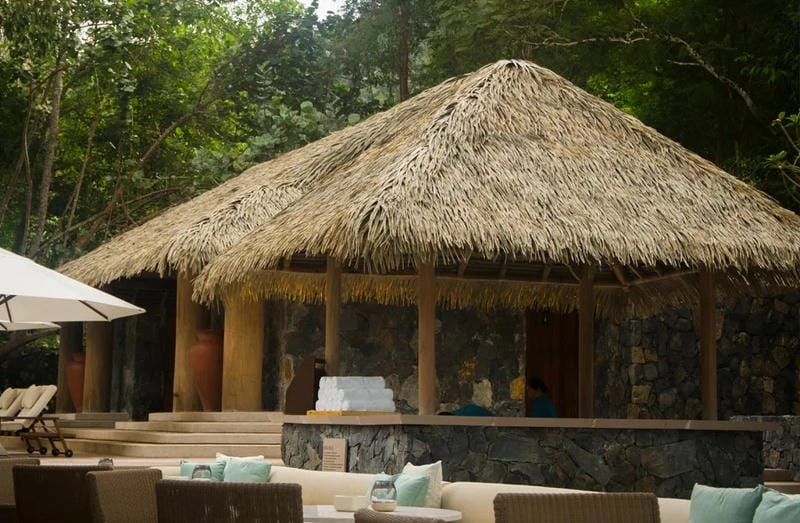 Thư giãn cùng hoàng hôn nhà mái lá lãng mạn giữa làng quê