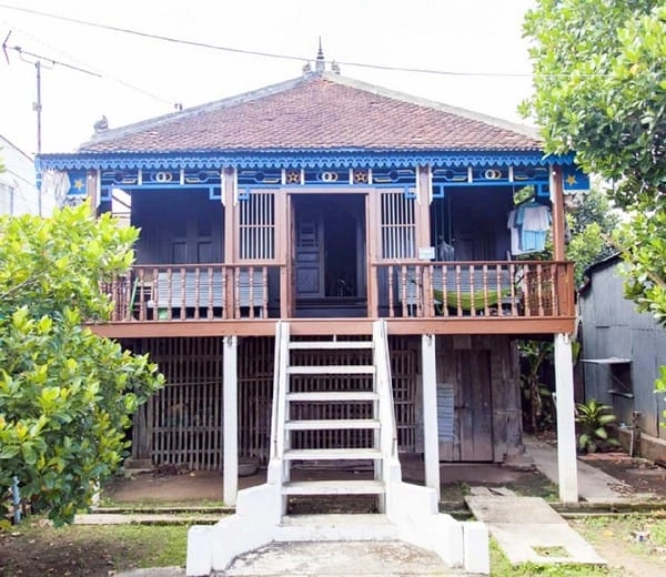 Huyền ảo cảnh nhà mái ngói An Giang lung linh về đêm