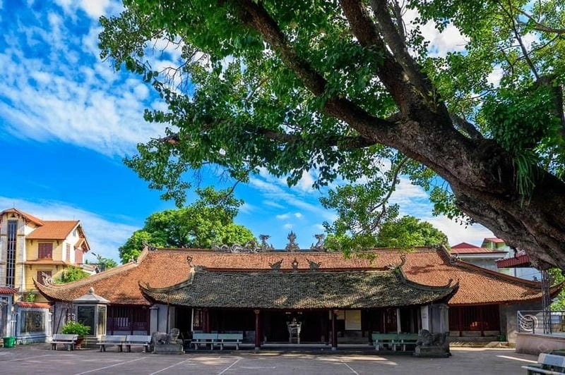 Thả hồn vào Nhà phố cổ Bắc Ninh với Sân trong phố cổ Bắc Ninh yên bình