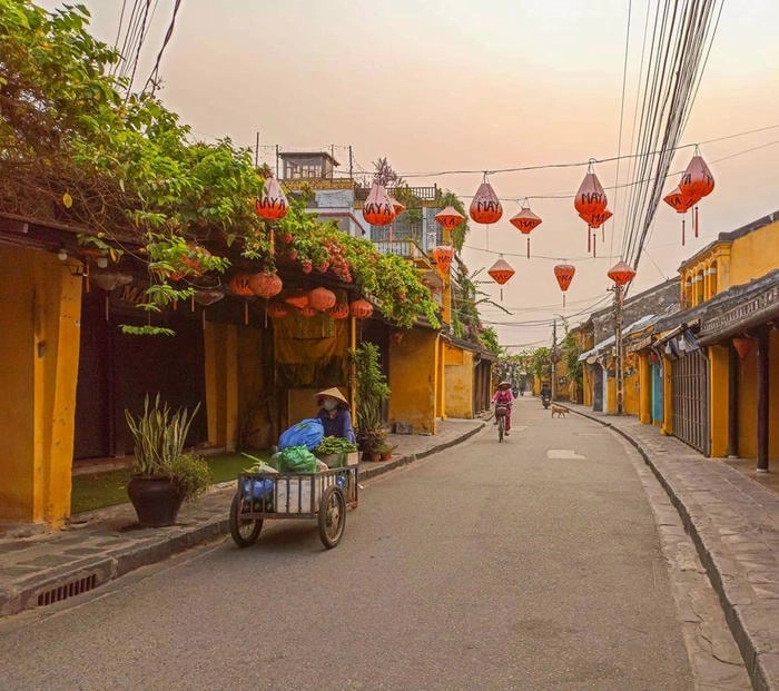 Vẻ đẹp trầm mặc từ Mái ngói phố cổ phủ rêu phong cổ kính