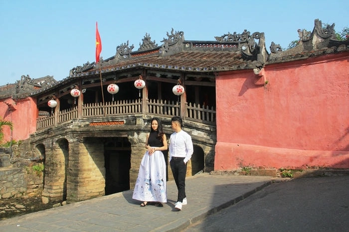 Đón ngày mới rực rỡ cùng Bình minh phố cổ đẹp mê hoặc lòng