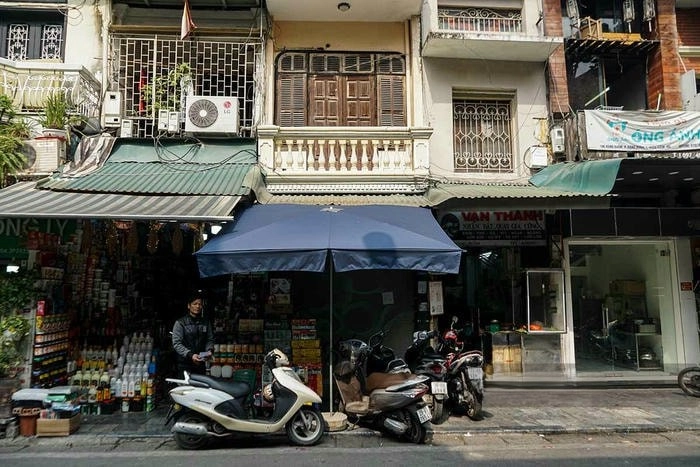 Ngắm hoàng hôn phố cổ nhuộm vàng những con phố Hà Nội cổ kính