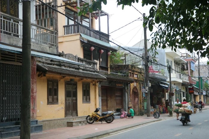 Lung linh sắc màu đèn lồng phố cổ Huế về đêm