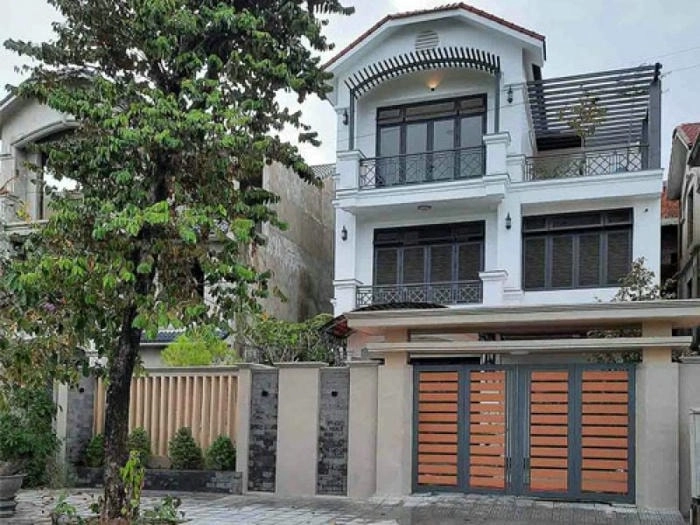 Nhà phố hiện đại Huế nổi bật với mặt tiền sang trọng đậm chất đô thị