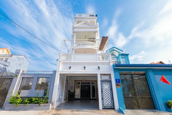 Tận hưởng vẻ đẹp hoàng hôn nhà phố lãng mạn tại thành phố biển