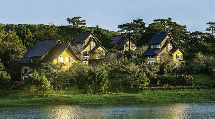 Cột gỗ bền đẹp tạo nên nét riêng Nhà rường Đà Lạt