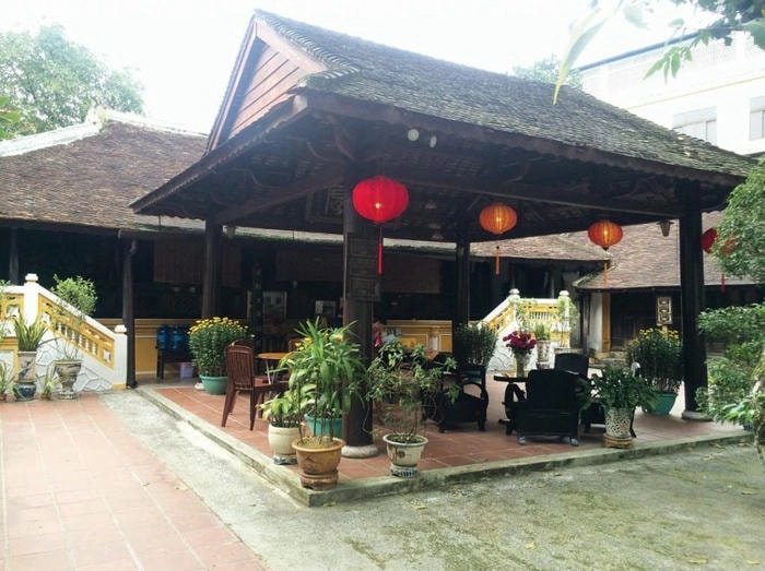 Bình minh phủ sáng trên mái Nhà rường Đà Lạt cổ